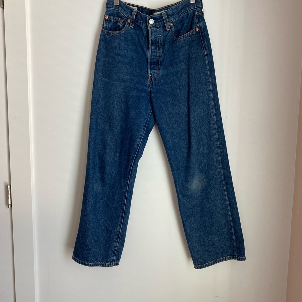 Levi's Blue Ankle Cropped Jeans with Classic Style